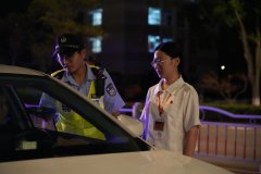 从严从快查处“四风”